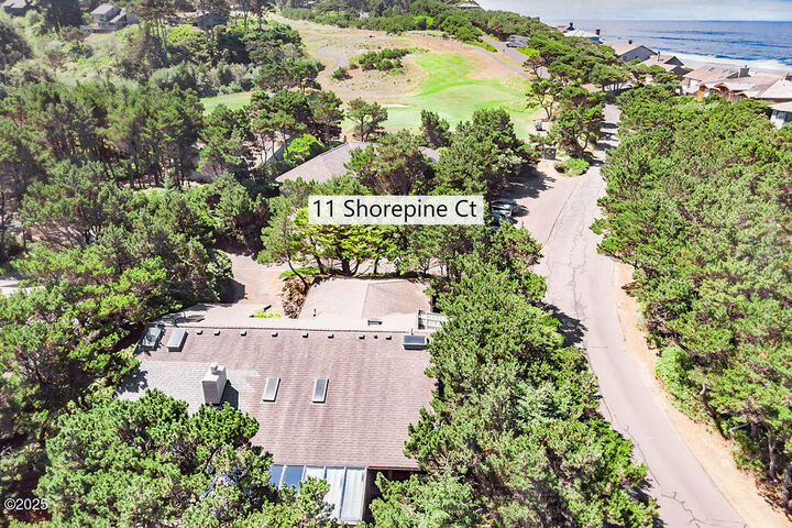 Property Photo:  11 Shorepine Ct  OR 97388 