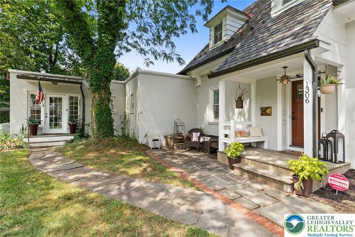 Property Photo:  1306 Market Street  PA 18018 