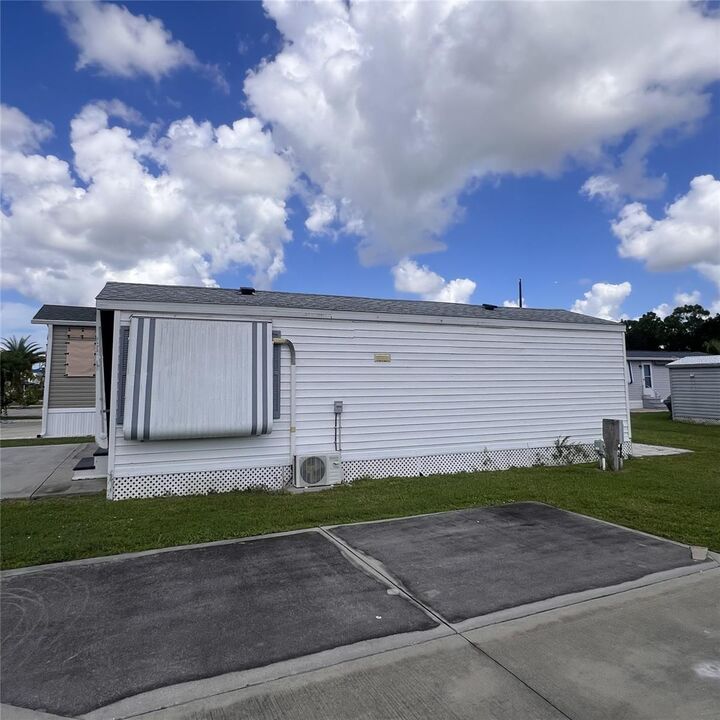 Property Photo: 1424 Trout FL 33950