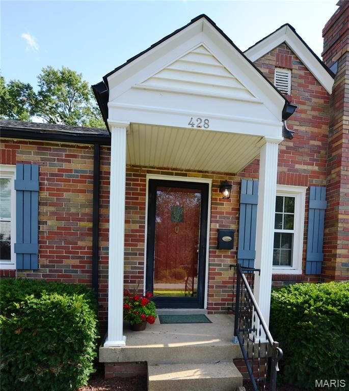 Property Photo:  428 Julian Place  MO 63122 