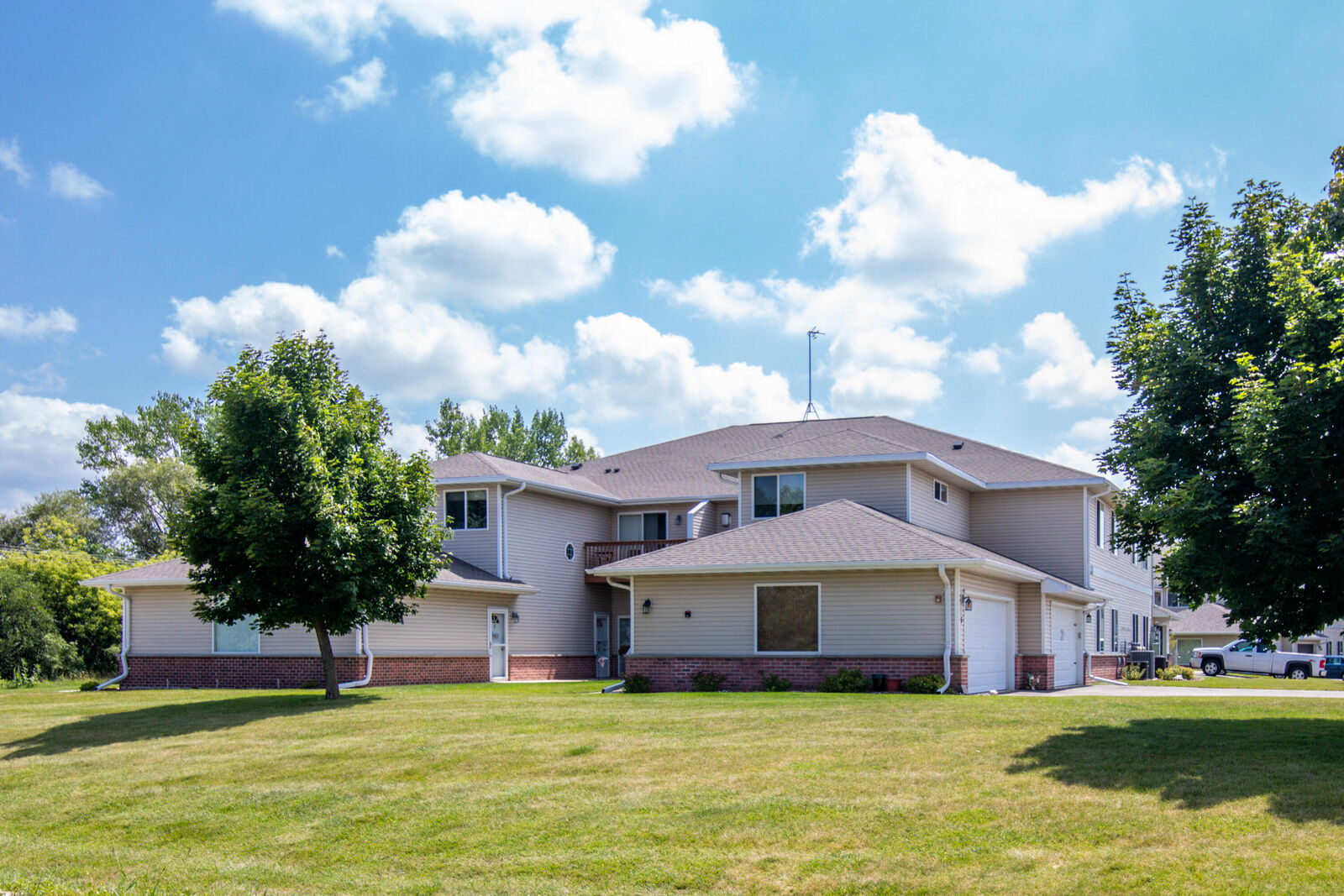 Property Photo: 338 Brookside Dr 1 WI 53050