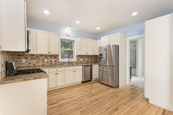 Property Photo:  1313 Washington Avenue  MI 49417 
