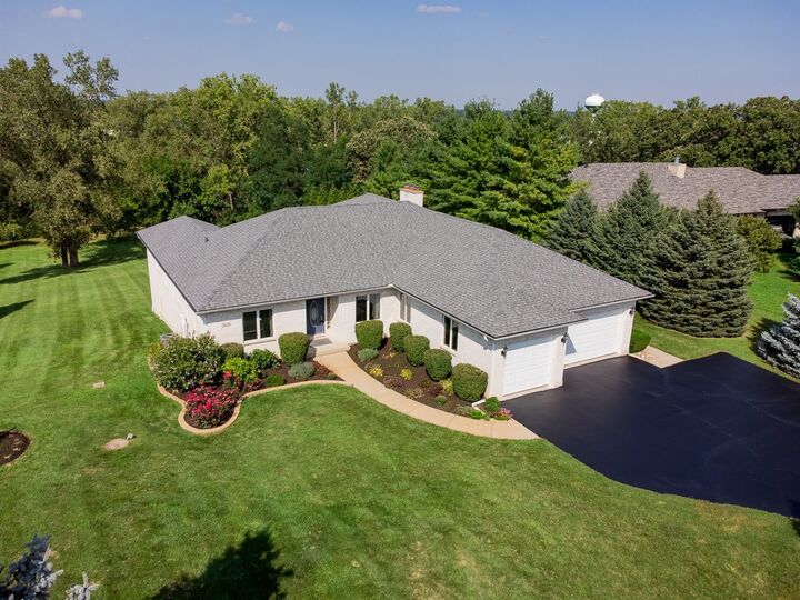 Property Photo: 2620 Rolling Oaks Road IL 60081