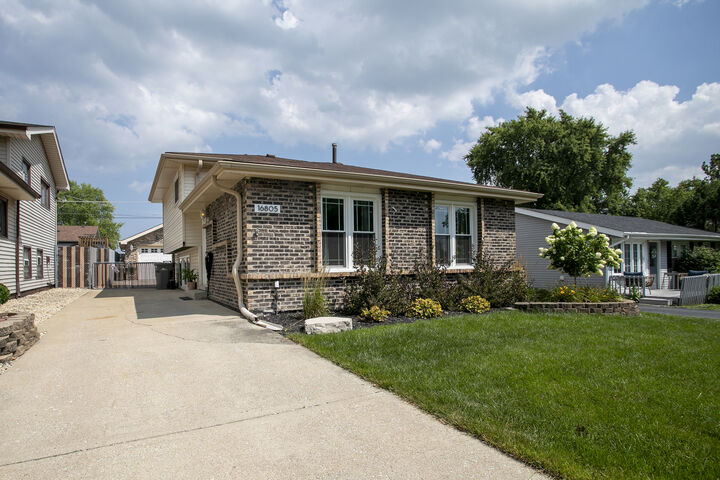 16805 Hilltop Avenue  Orland Hills IL 60487 photo