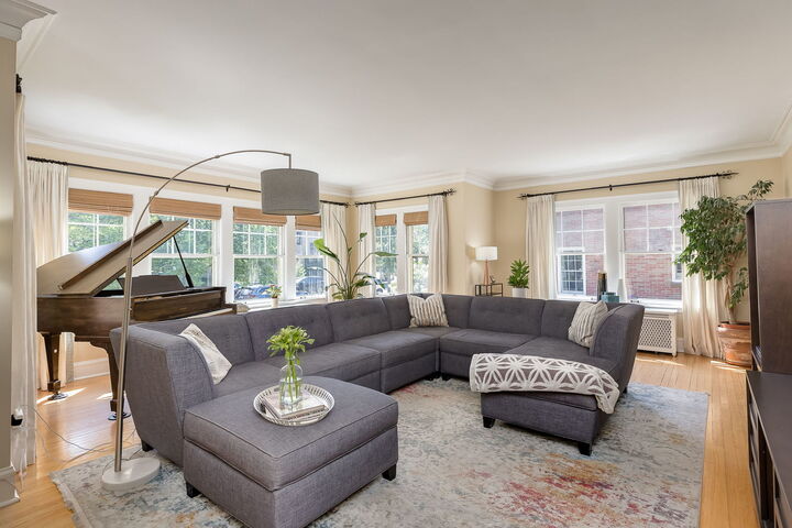 Property Photo:  1025 Linden Avenue  IL 60302 
