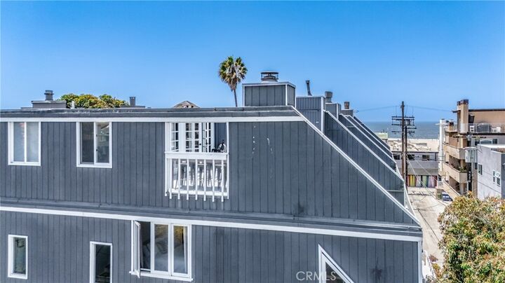 Property Photo:  33 Reef Street 8  CA 90292 