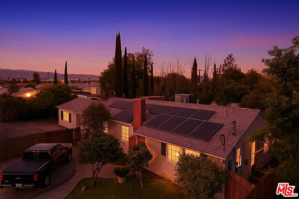 Property Photo:  7716 Owensmouth Avenue  CA 91304 