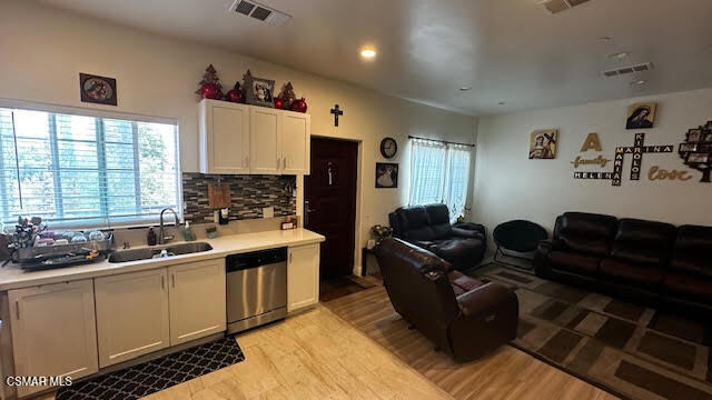 Property Photo:  1755 Heywood Street 203  CA 93065 