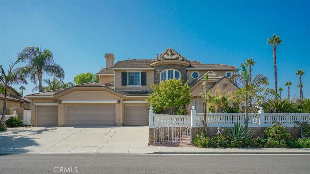 Property Photo: 12683 Palm View Way CA 92503