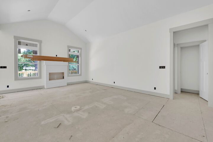 Property Photo:  704 Eva Dr  TN 37042 