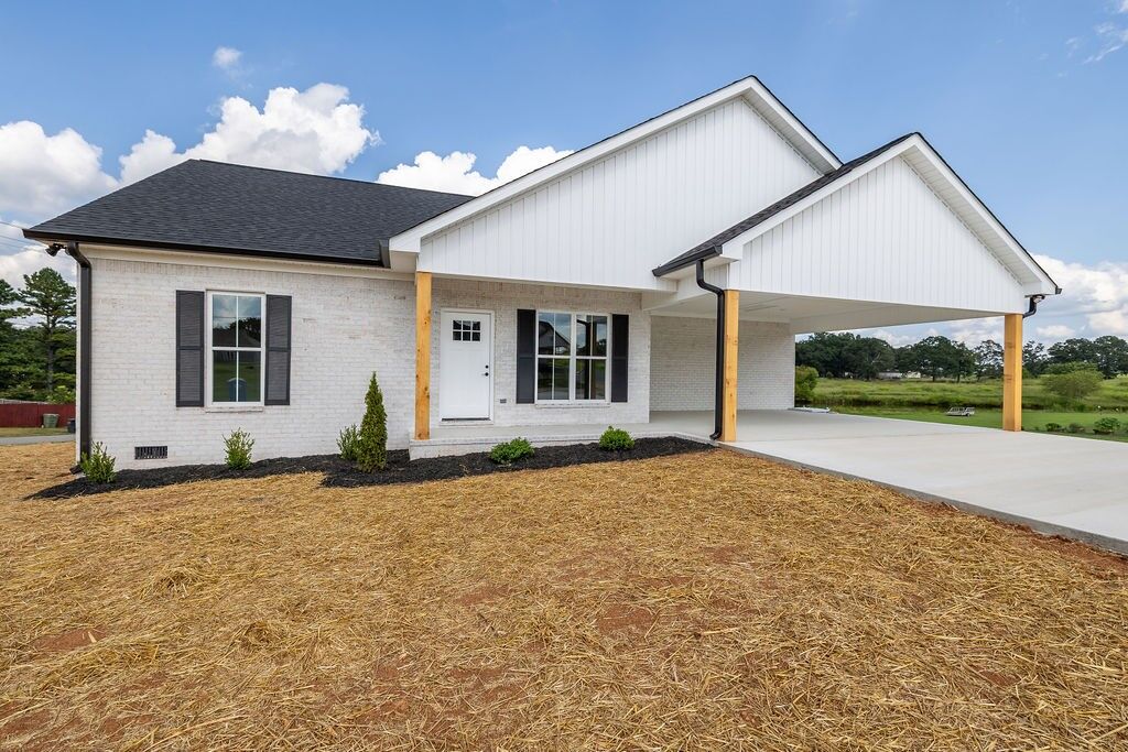 Property Photo:  45 Baker Ct  TN 38464 