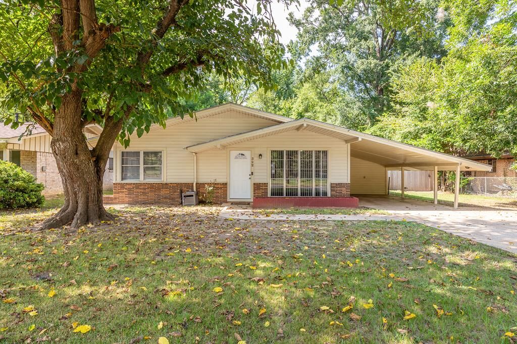 Property Photo:  322 Lenwood  TX 75964 