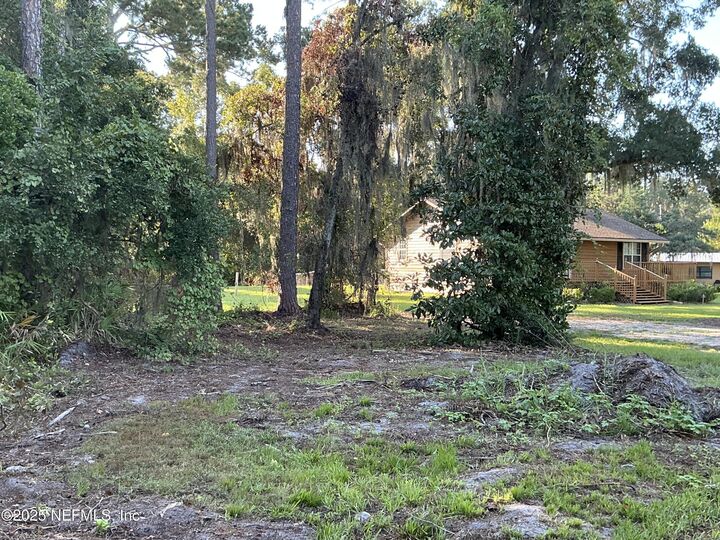 Property Photo: 102 River Road Drive FL 32177