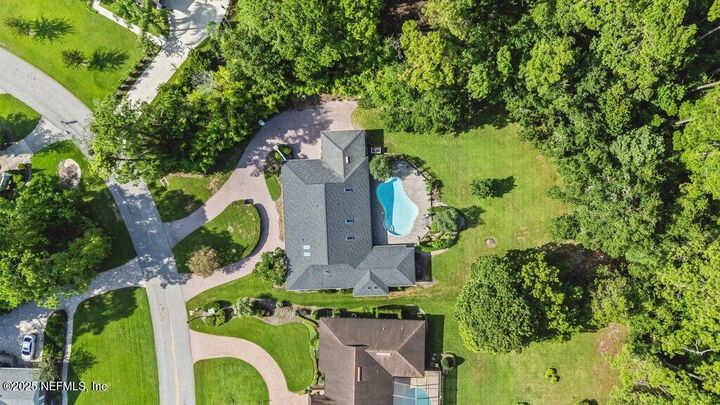 Property Photo: 10127 Golf Club Drive FL 32256