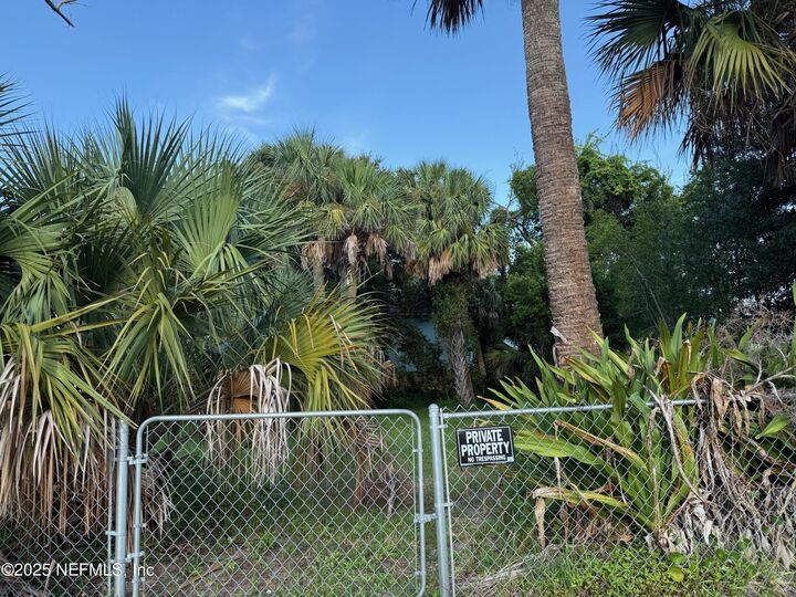 Property Photo: 208 S 9th Street FL 32250