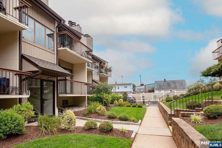 302 Hackensack Street 707  Wood Ridge NJ 07075 photo