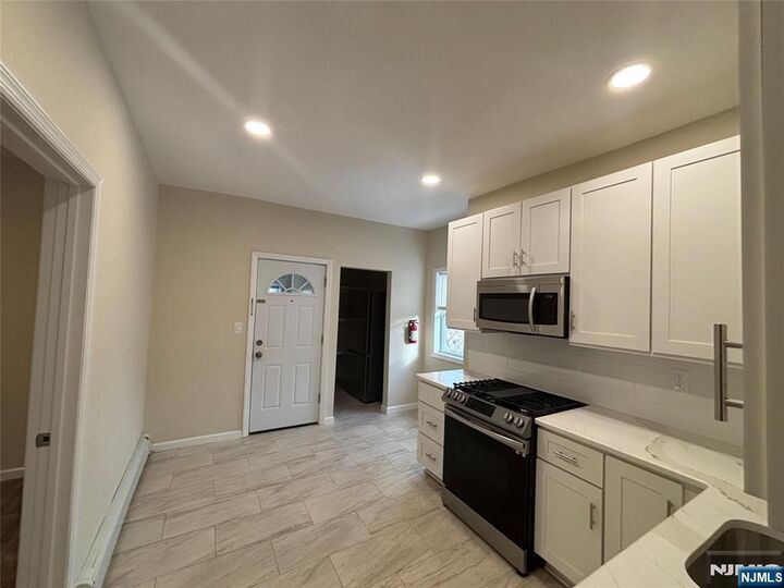 Property Photo:  42 Maple Avenue 2  NJ 07111 
