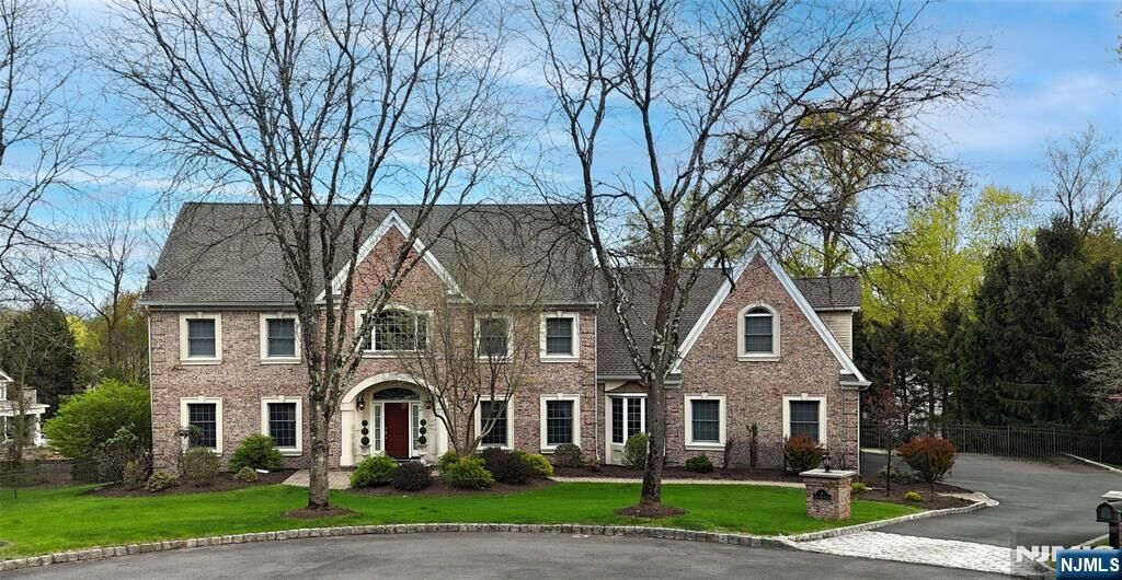 Property Photo:  8 Matthew Place  NJ 07430 