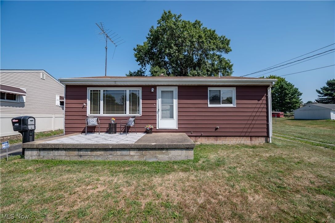 Property Photo:  528 Hyatt Avenue  OH 44405 
