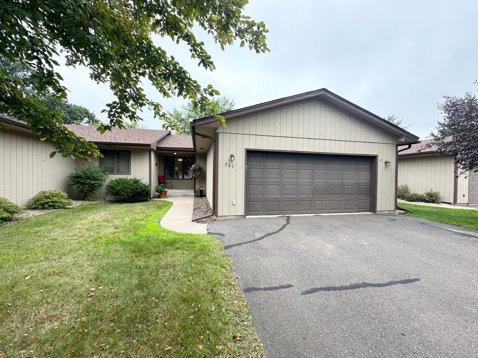 Property Photo:  741 Village Green Place  MN 55051 