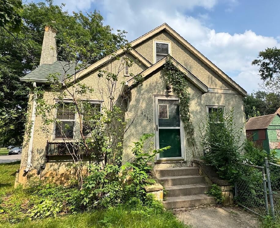 Property Photo:  4432 James Avenue N  MN 55412 