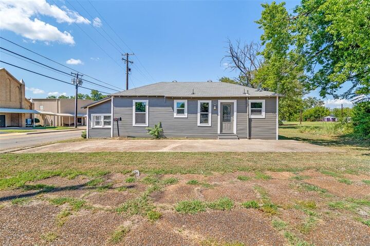 Property Photo:  130 Jackson Street N  TX 75482 