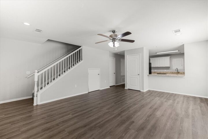 Property Photo: 1428 W Netherland Way 4 AR 72701