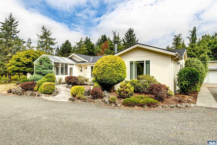 Property Photo:  62 Johnson Rd  WA 98363 