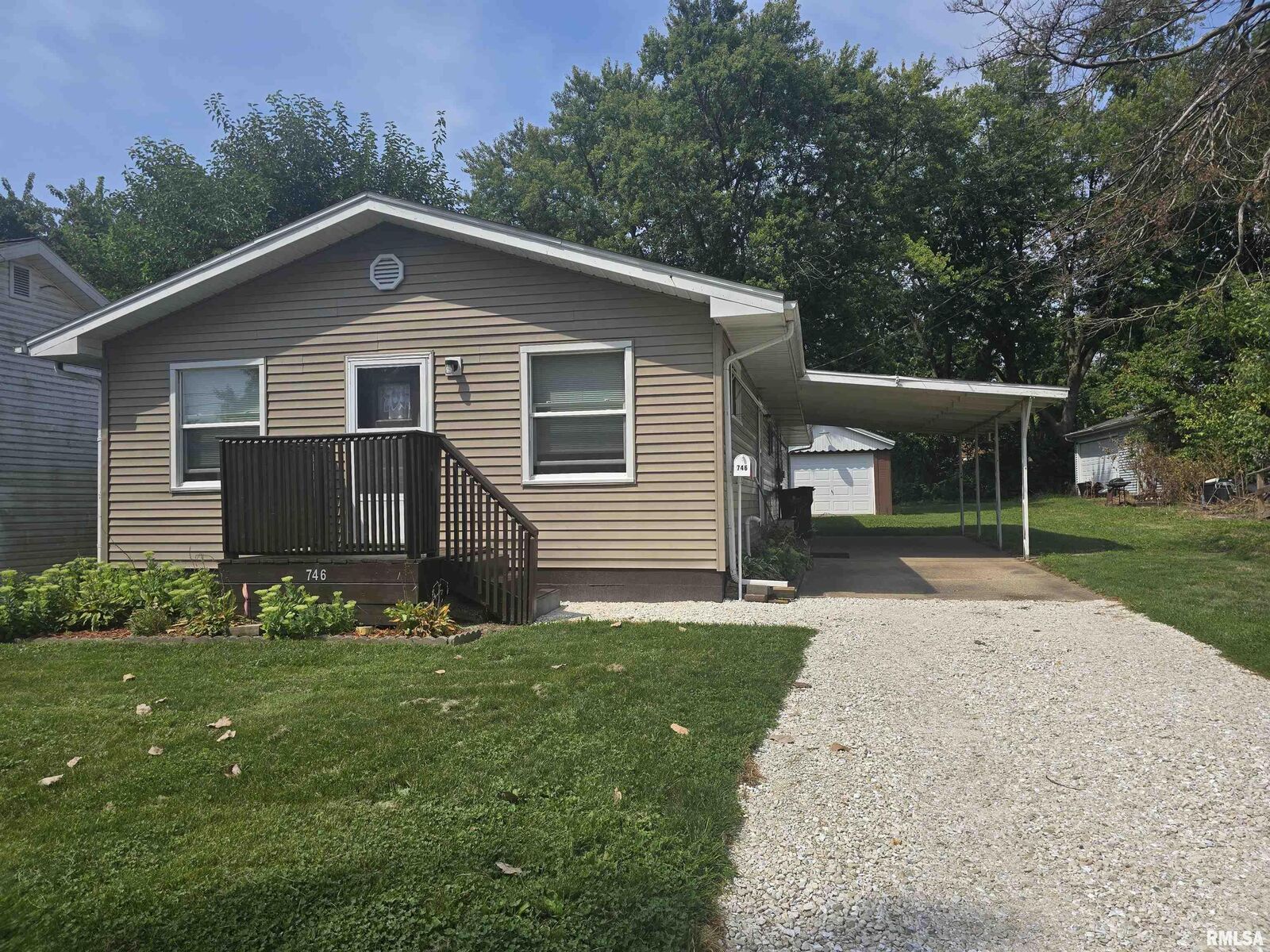 Property Photo:  746 N 7th Avenue  IL 61520 