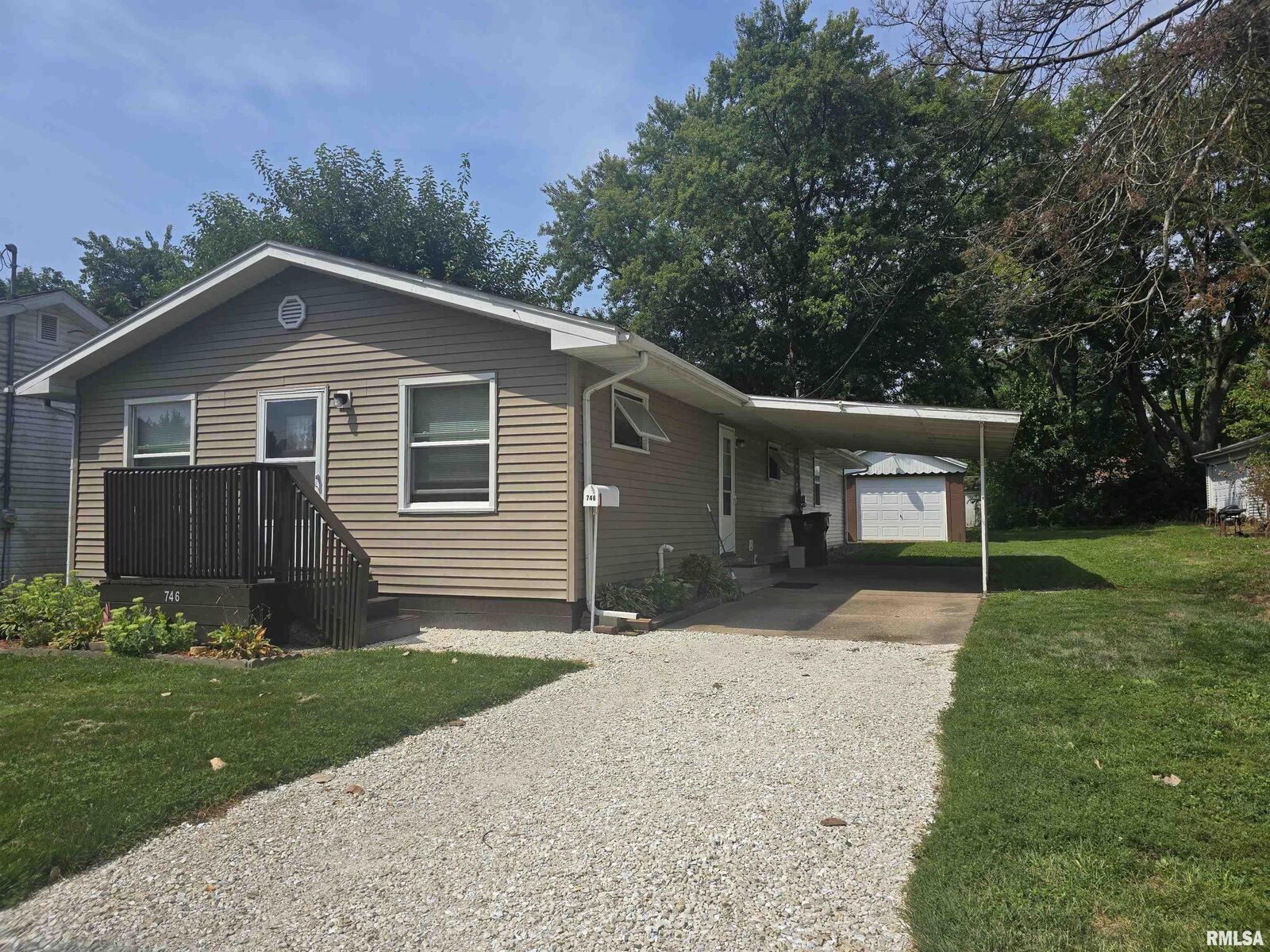 Property Photo:  746 N 7th Avenue  IL 61520