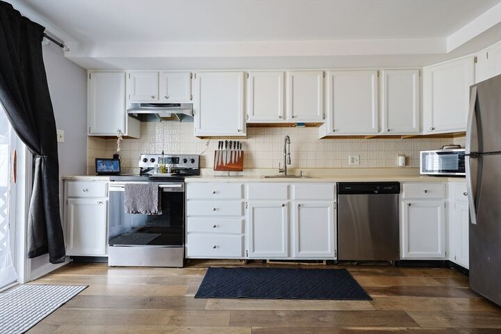 Property Photo:  660 Windwood Drive 6  RI 02878 