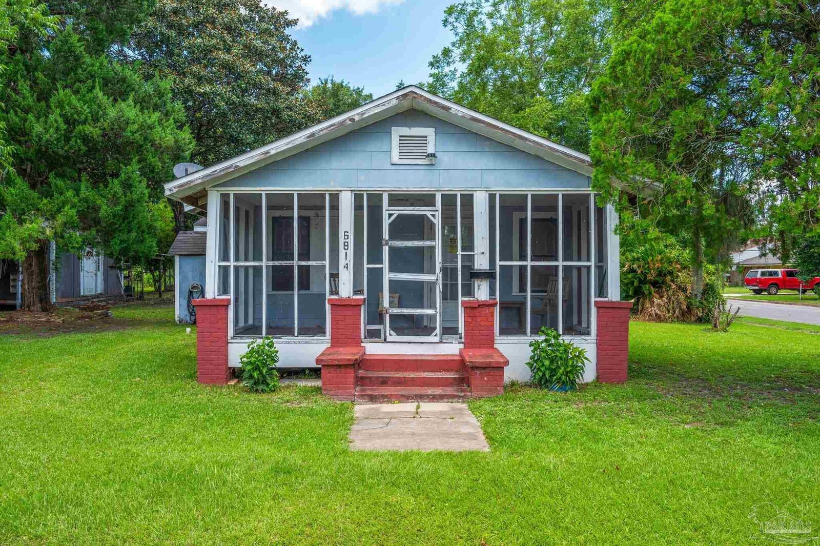 Property Photo:  6814 Hunt St Hunt St  FL 32570 