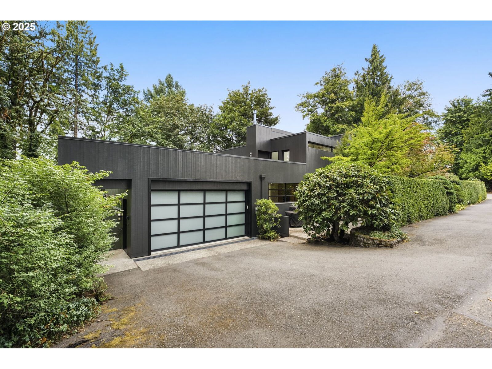 Property Photo:  4191 SW Greenleaf Dr  OR 97221 