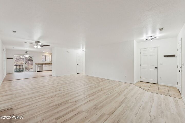 Property Photo: 5796 Sagebrook Drive UT 84098