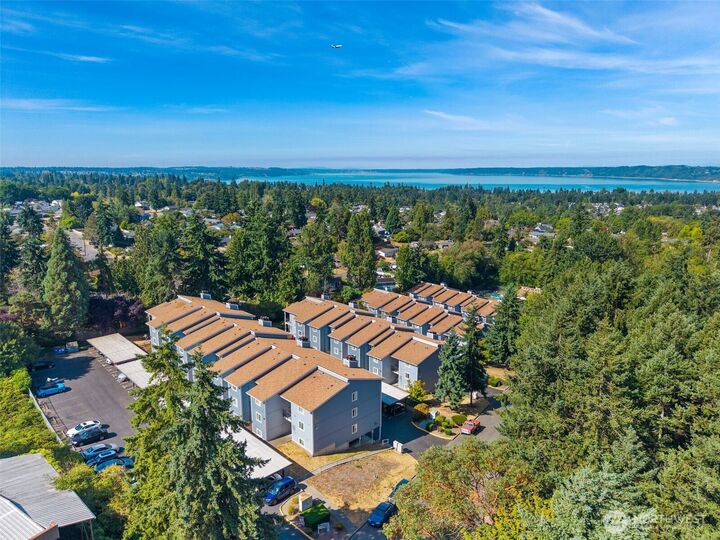Property Photo: 2511 S 248th St B12 WA 98032
