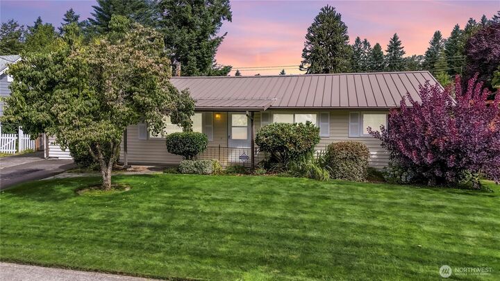 Property Photo:  12684 SE 161st Street  WA 98058 