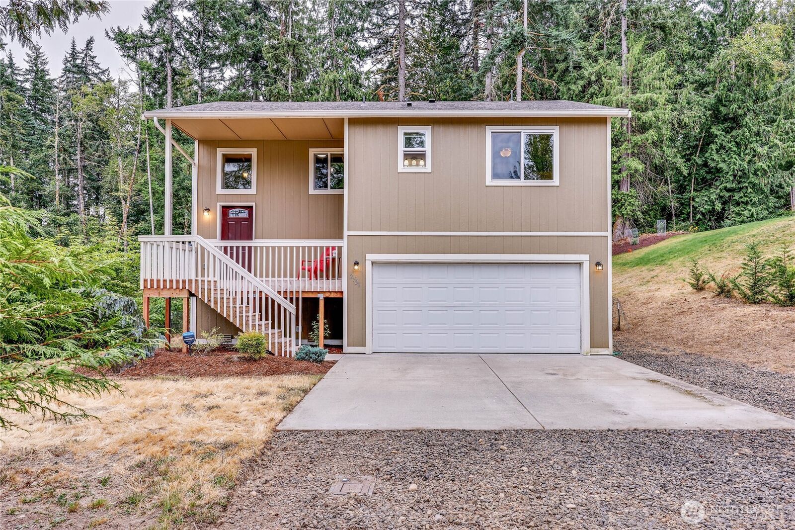 Property Photo:  2721  California Avenue E  WA 98366 