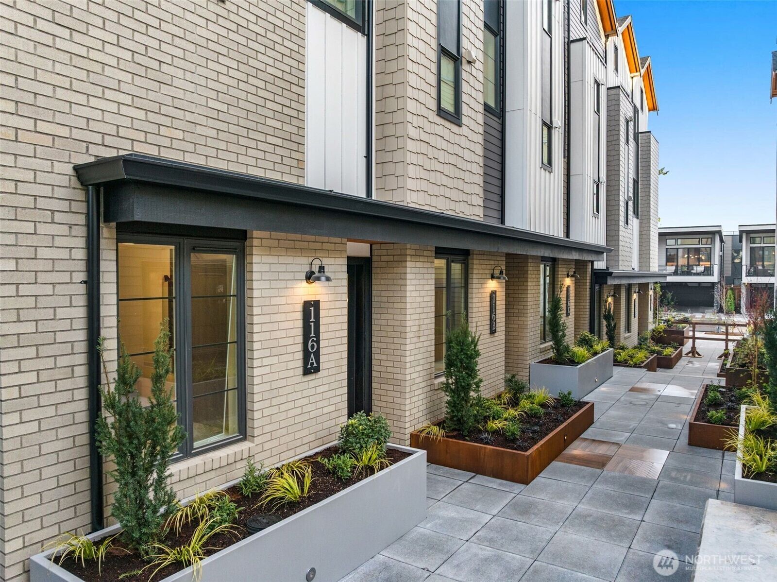 Property Photo:  112 A  2nd Street S  WA 98033 