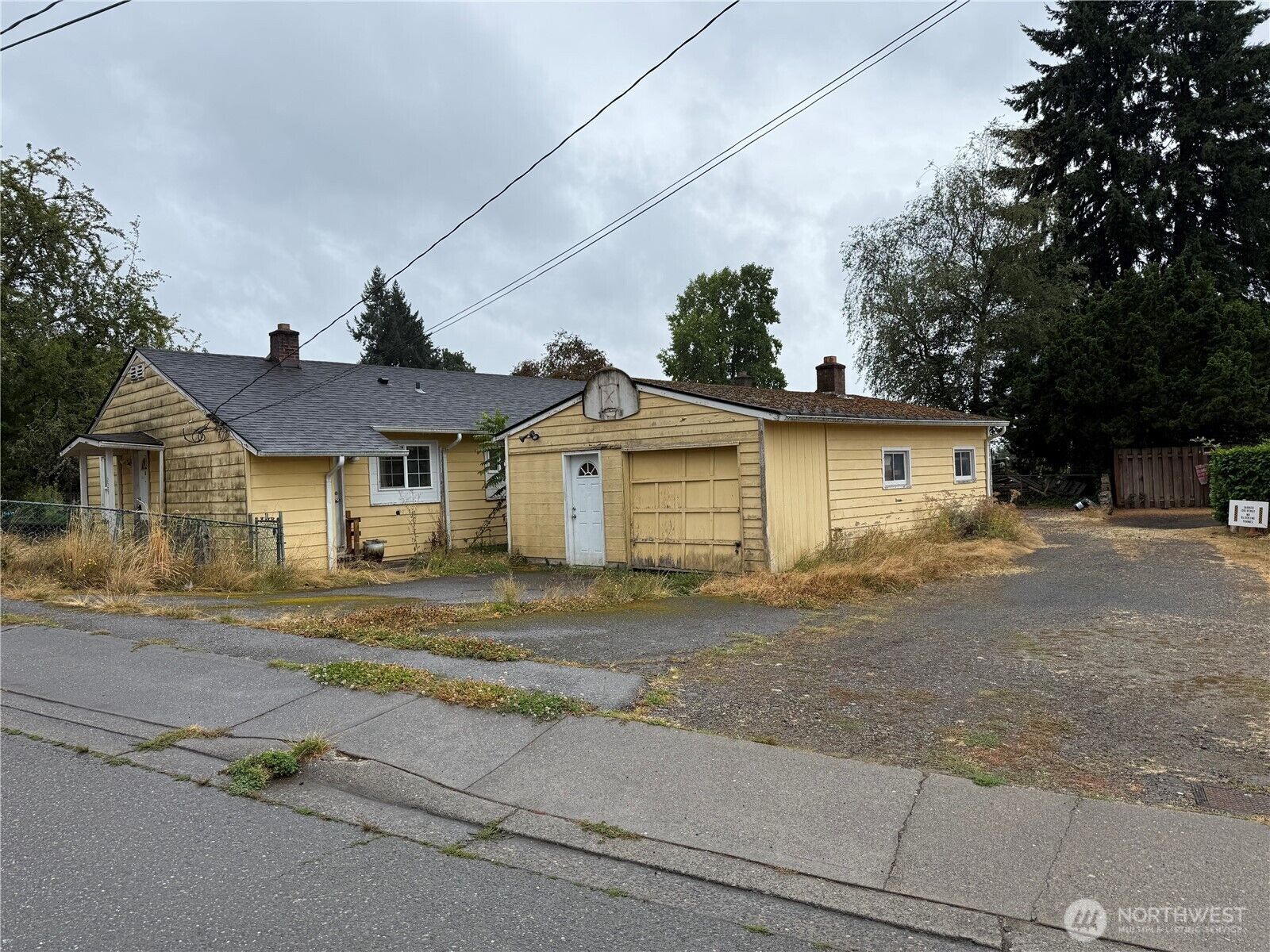 Property Photo: 229 Oak Street A/B WA 98310