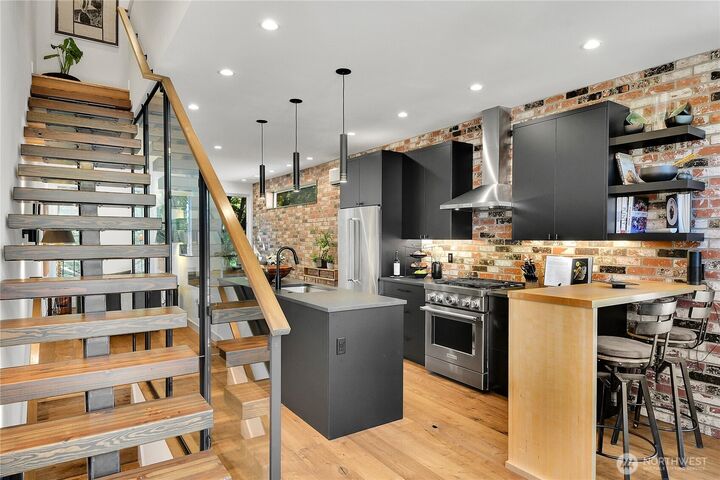Property Photo: 2375 Minor Avenue E WA 98102