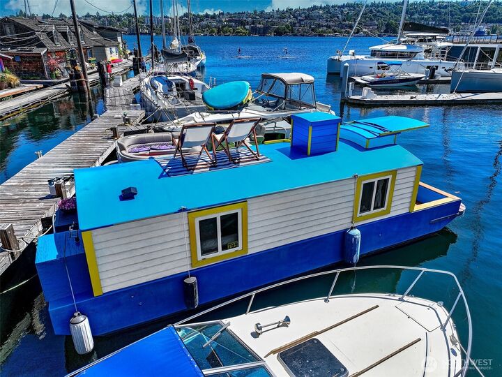 Property Photo:  2450  Westlake Avenue N A6  WA 98109 