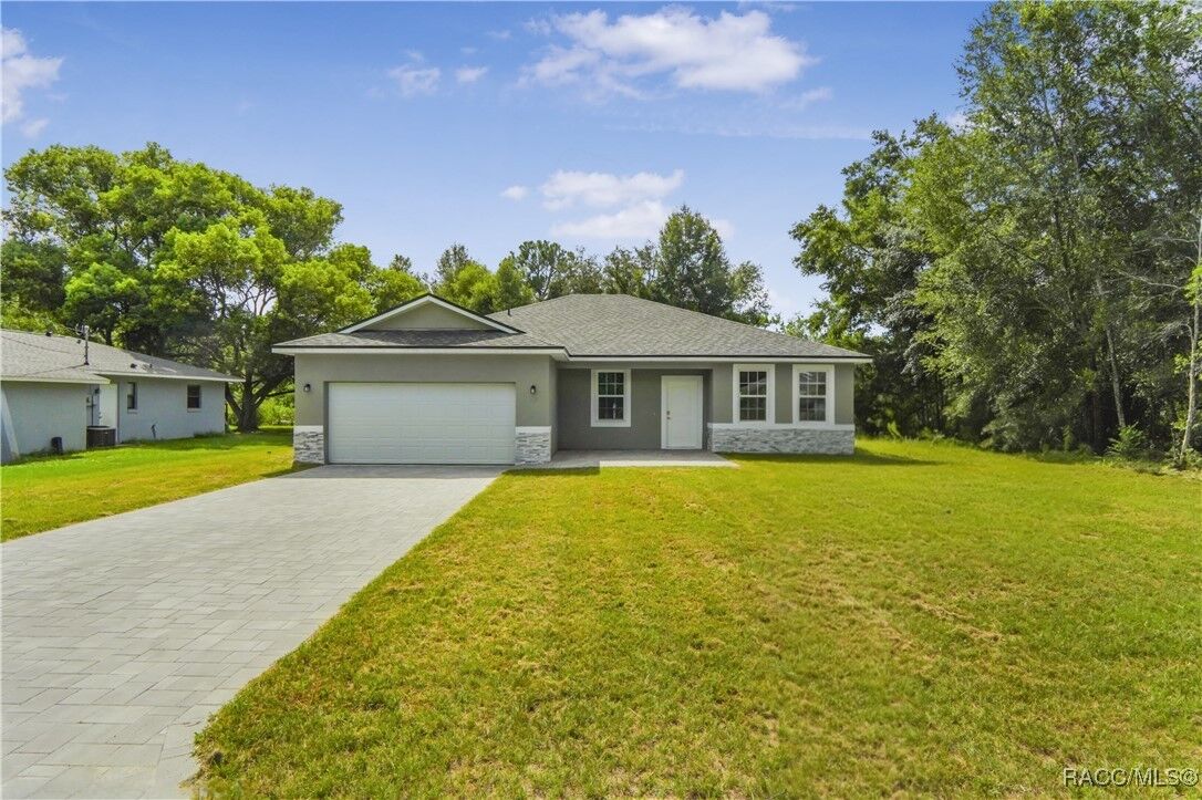 Property Photo:  8210 N Pocono Drive  FL 34434 