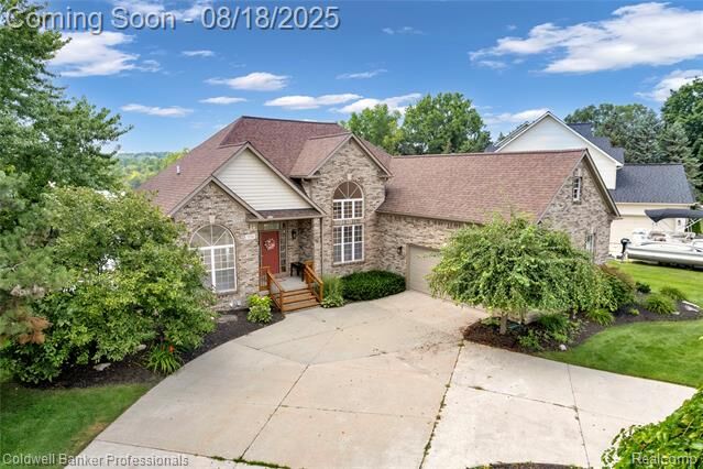 Property Photo:  770 Lakes Edge Drive  MI 48371 
