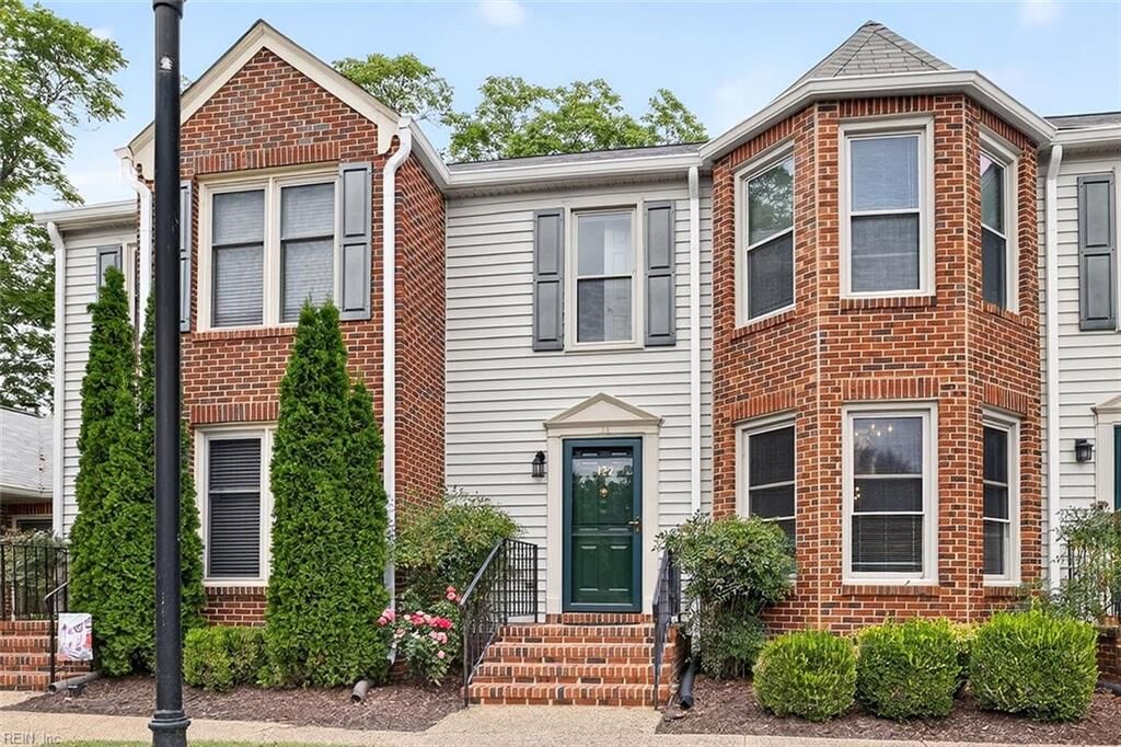 Property Photo: 122 River Point Dr VA 23434