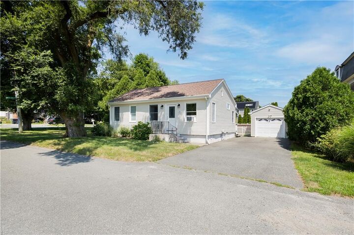 43 Parker Avenue  Warren RI 02885 photo