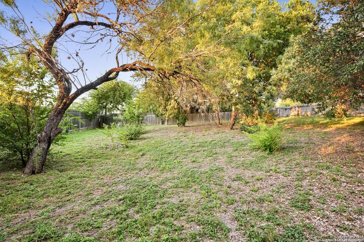 Property Photo: 7505 Linkside TX 78240