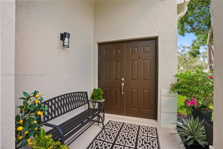 Property Photo:  593 Pigeon Plum Way  FL 33327 