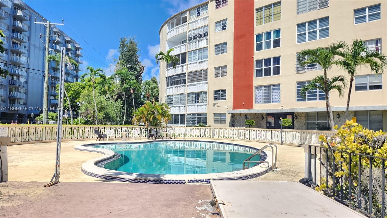 Property Photo: 1475 NE 125th Ter 408H FL 33161