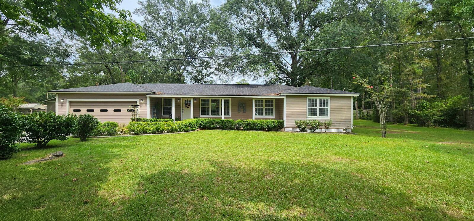 Property Photo: 525 Jordan Dr TX 77657