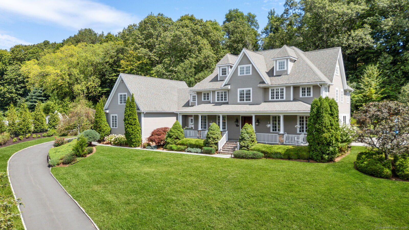 Property Photo:  2 Longwood Drive  CT 06896 